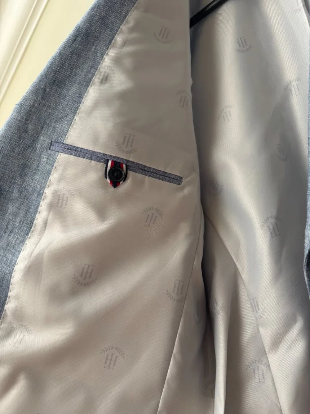 Tommy Hilfiger 42R men’s light blue blazer